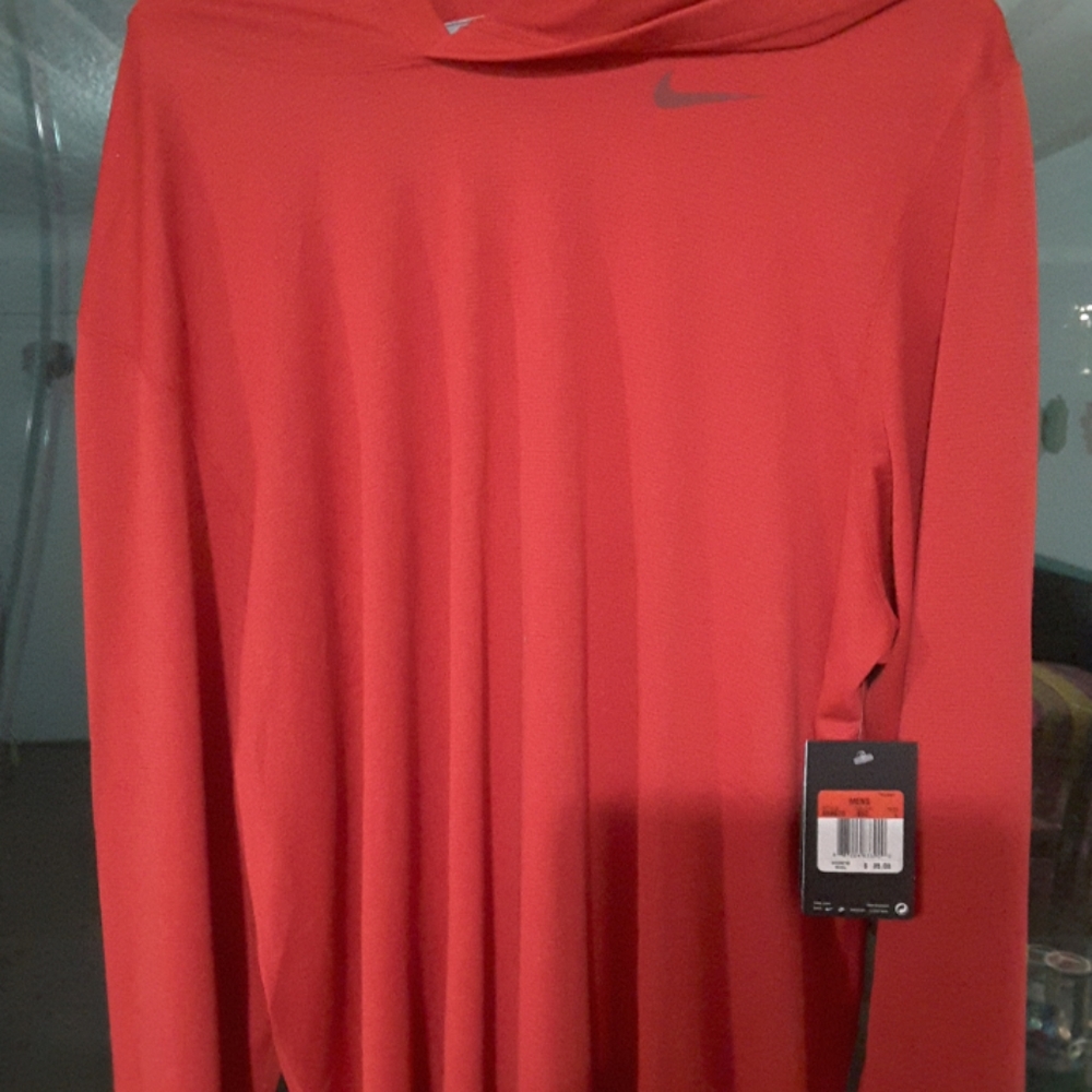 Nike hoodie shirt very nice nwt tiger woods red!!!
